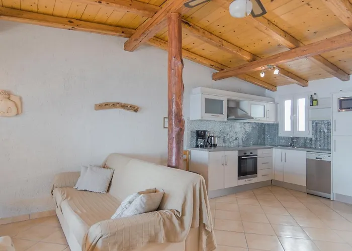 Villa Theodora View Apartments Polimnia