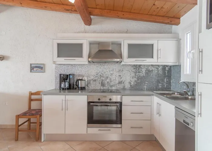 Villa Theodora View Apartments Polimnia